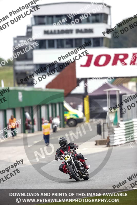Vintage motorcycle club;eventdigitalimages;mallory park;mallory park trackday photographs;no limits trackdays;peter wileman photography;trackday digital images;trackday photos;vmcc festival 1000 bikes photographs